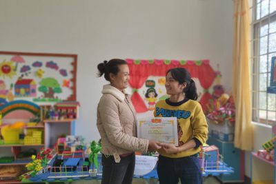 Hội thi đồ dùng đồ chơi tự tạo của tập thể trường MG Hoa Sim thành công tốt đẹp