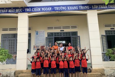 Hoạt động trãi nghiệm thăm quan trường tiểu học của cô trò trường MG Hoa Sim
