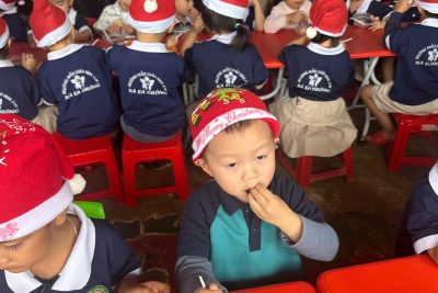 Trải nghiệm ăn buffet Noel của các bé 2025- 2026